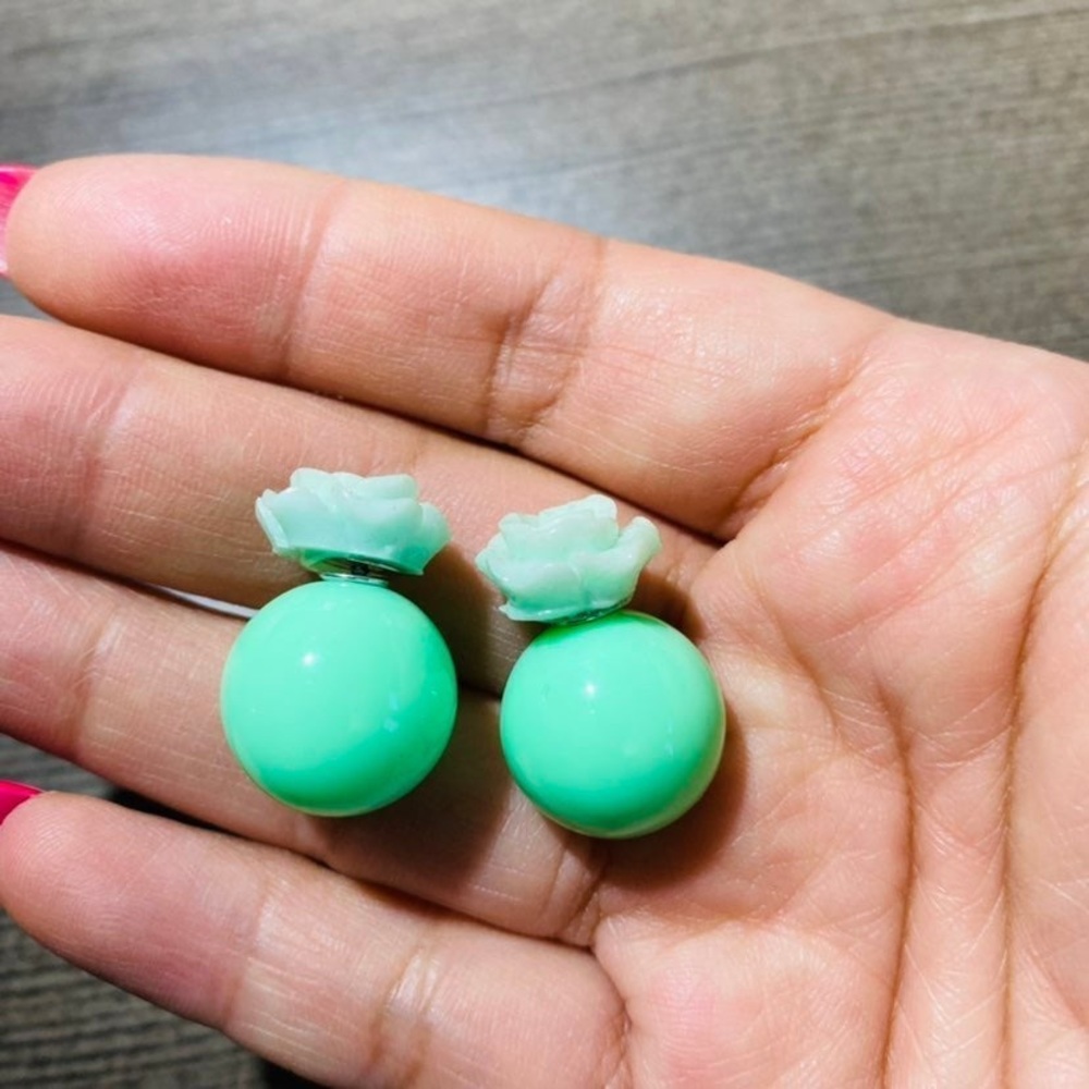 Rose ball stud earrings